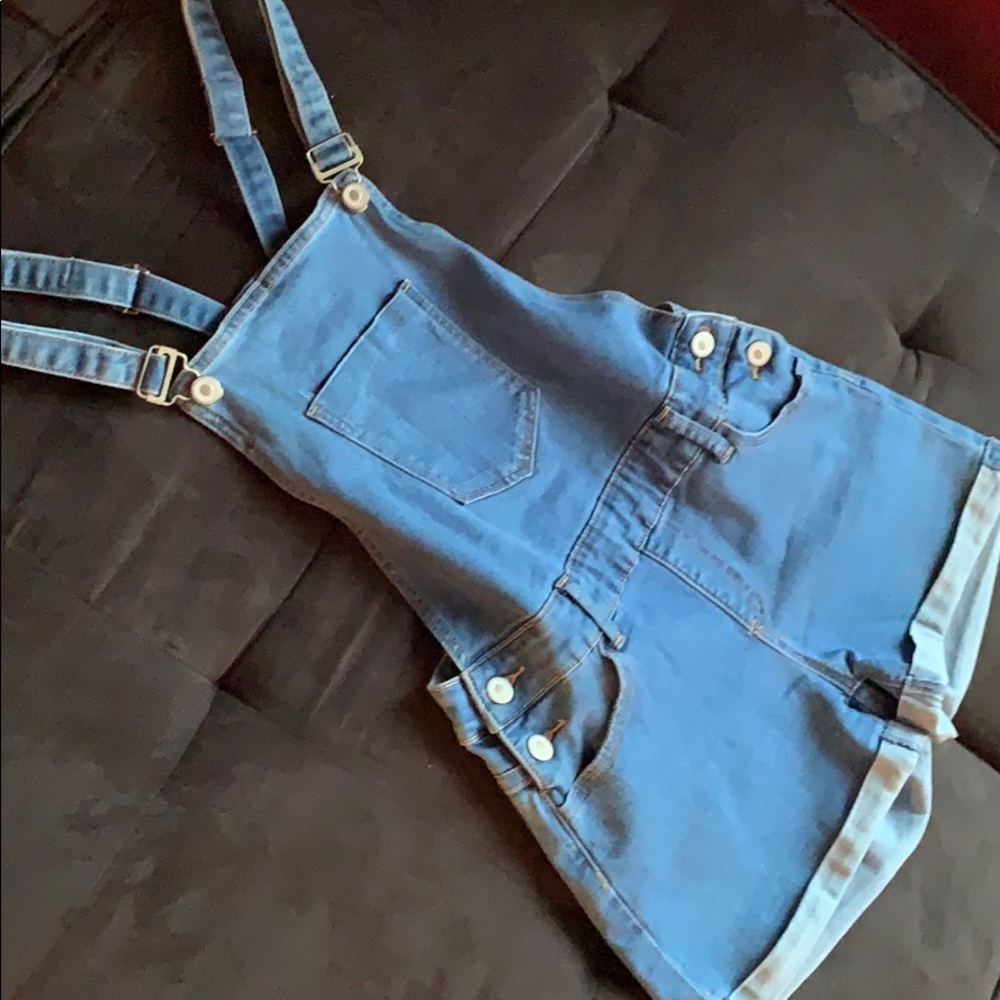 Jean shorts / Overalls